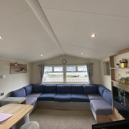 8 Bed Sun Decked Caravan Unlimited High Speed Wifi And Fun At Seawick Holiday Park Клактон-он-Сі Екстер'єр фото